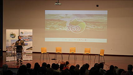360